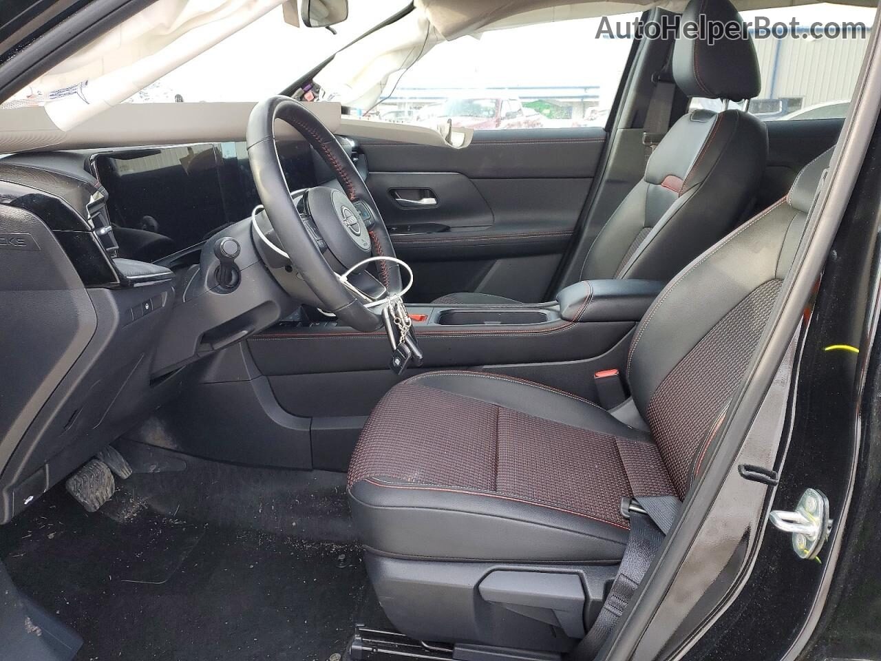 2025 NISSAN KICKS SR