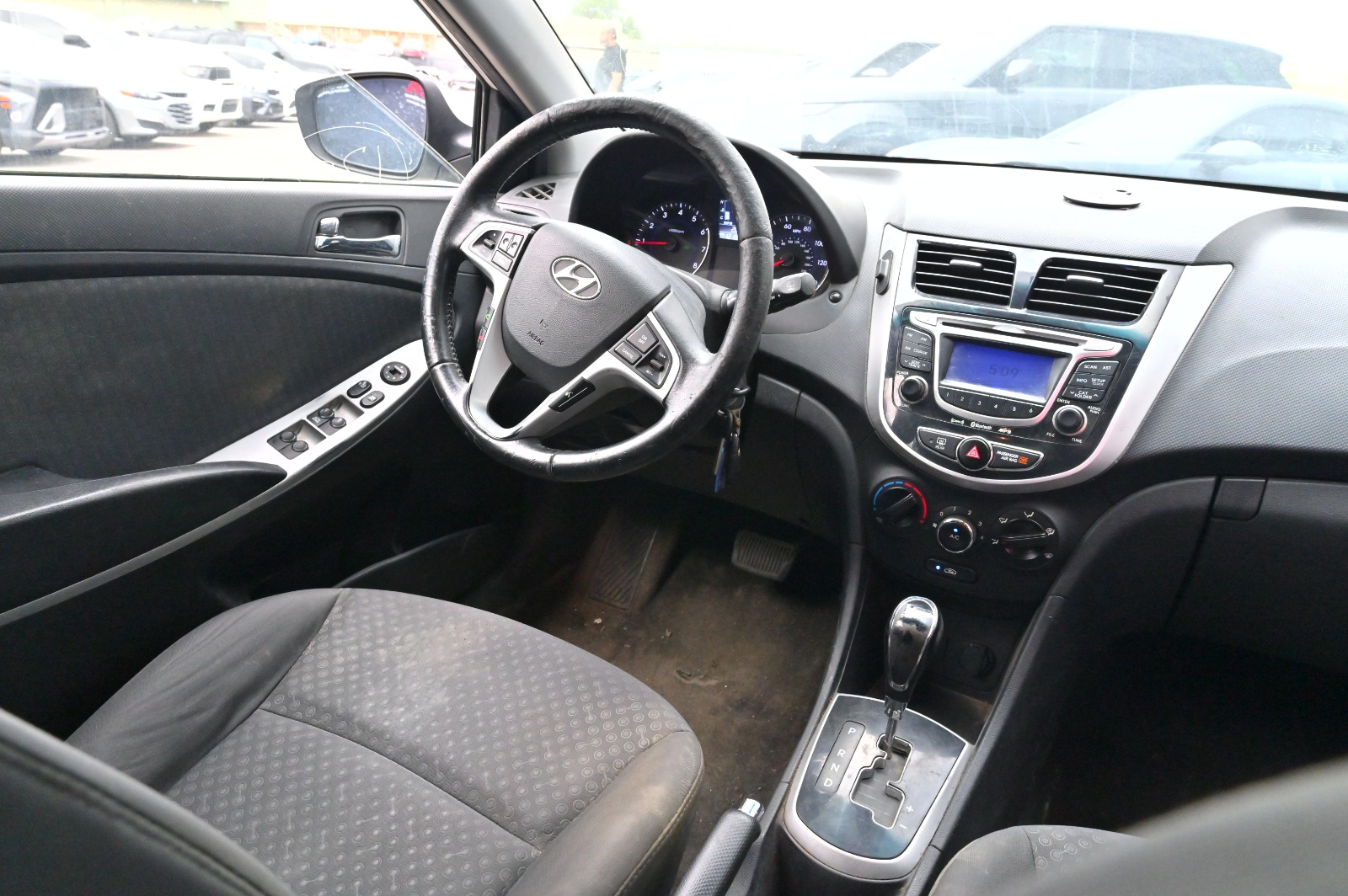 2012 HYUNDAI ACCENT GLS