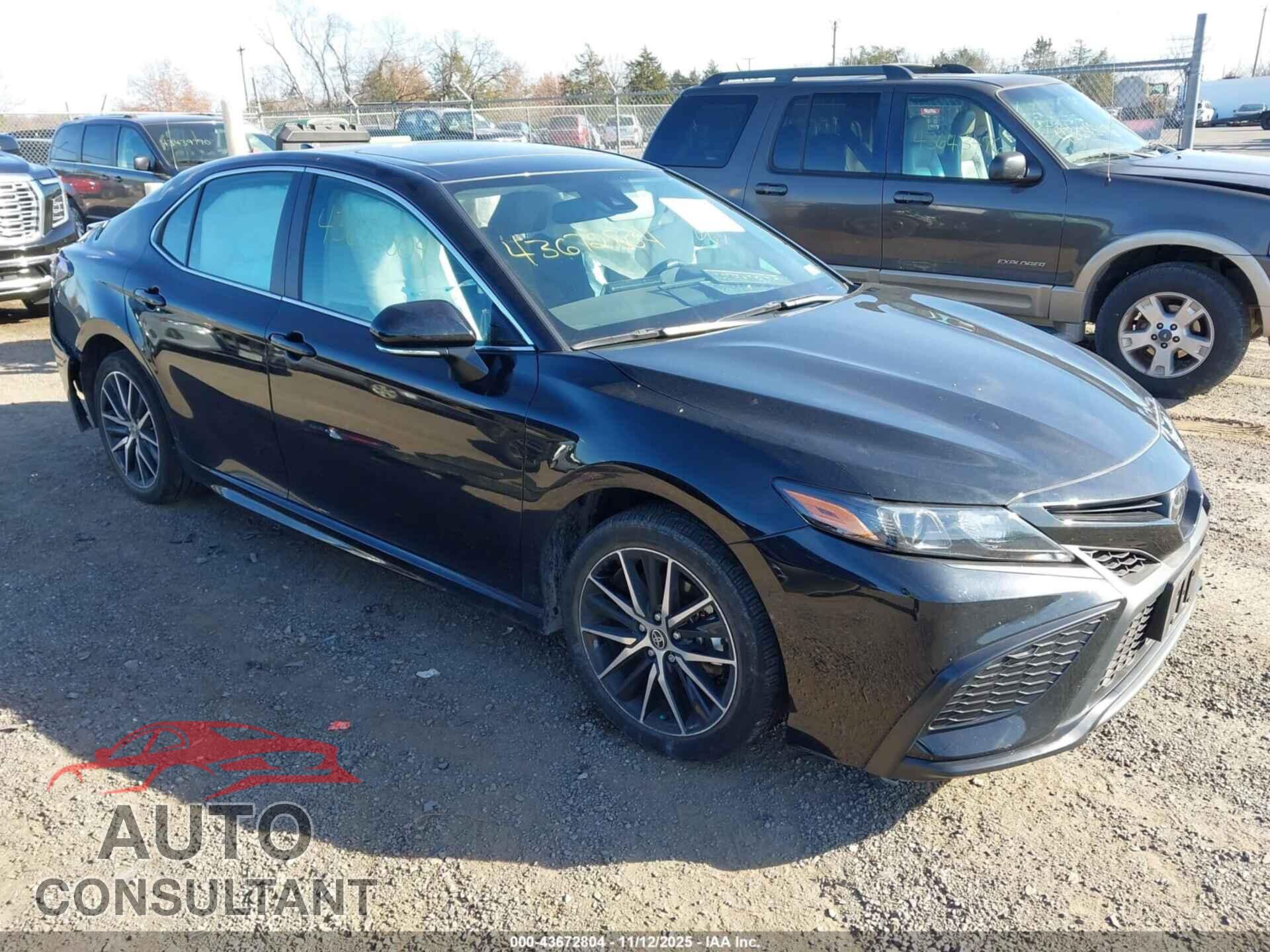 2024 TOYOTA CAMRY SE