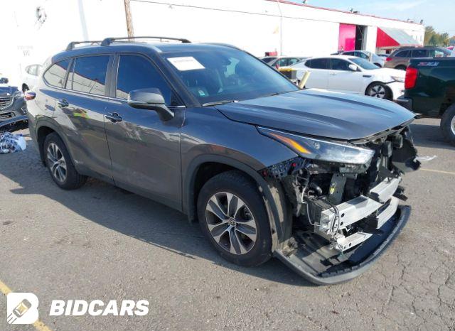 2024 TOYOTA HIGHLANDER XLE