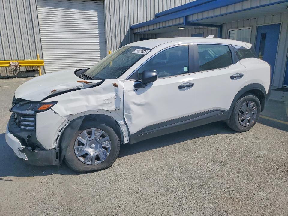 2025 NISSAN KICKS S