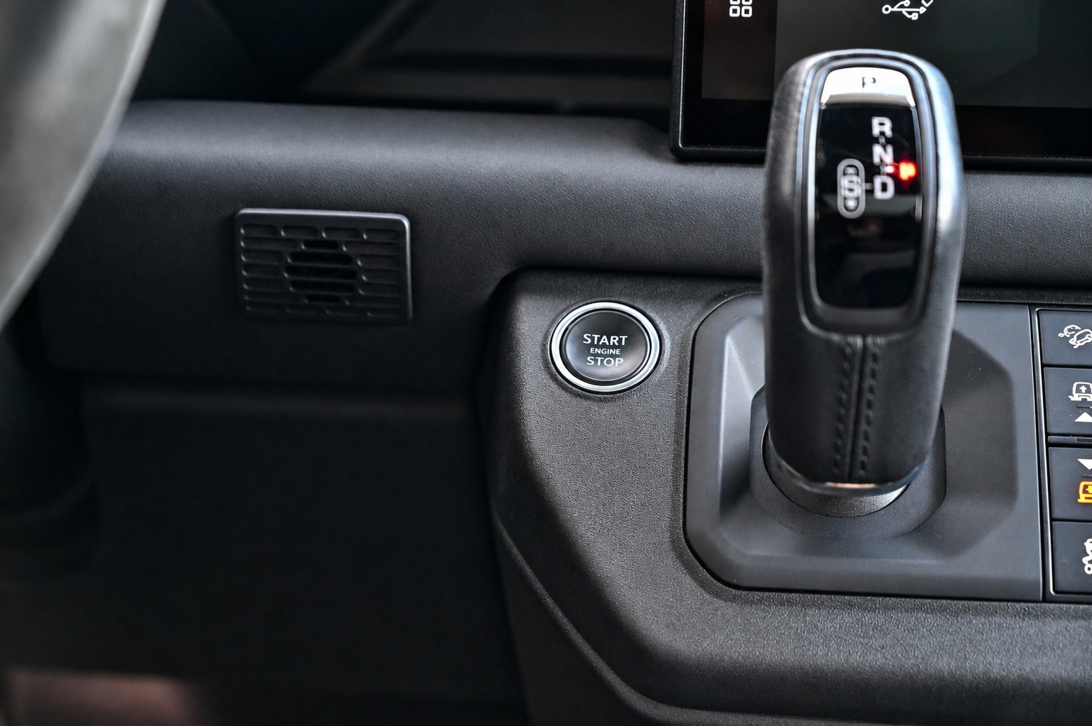 2023 LAND ROVER DEFENDER 110